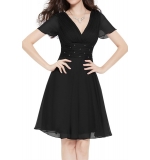 Черное платье с коротким рукавом 
