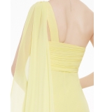 Желтое вечернее  платье с воланом