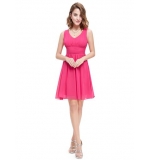 Легкое летнее розовое платье с V-образным вырезом