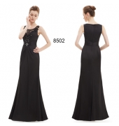 Элегантное черное платье с кружевом и кристаллами