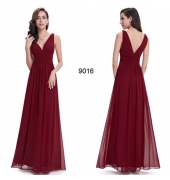 Элегантное бордовое платье с двойным V-образным вырезом
