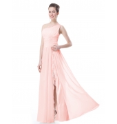 Нежно-розовое платье на одно плечо с разрезом