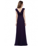 Длинное фиолетовое платье, украшенное оборкой