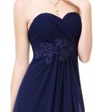 Темно-синее вечернее платье с кружевом