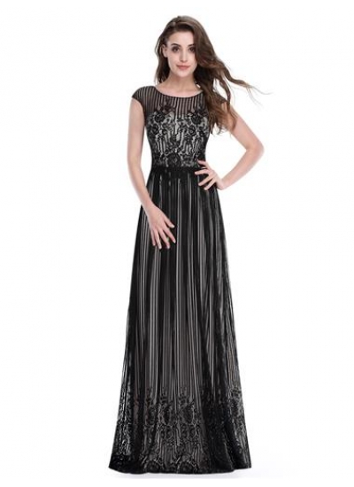 Длинное черное платье с прозрачной сеткой