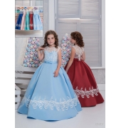Пышное детское платье с цветочным кружевным узором 