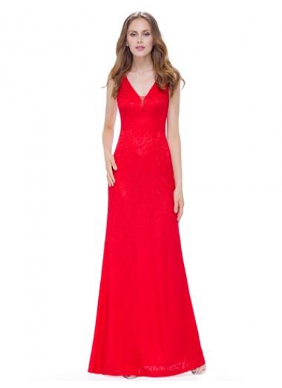 Гипюровое ярко красное длинное платье по фигуре