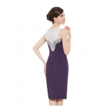 Фиолетовое платье-футляр с белым кружевом