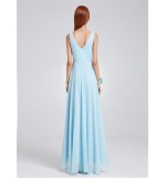 Вечернее нежно-голубое платье с украшением и стразами