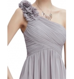 Серебристое платье на одно плечо с драпировкой