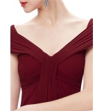 Шифоновое платье с открытыми плечами бордового цвета